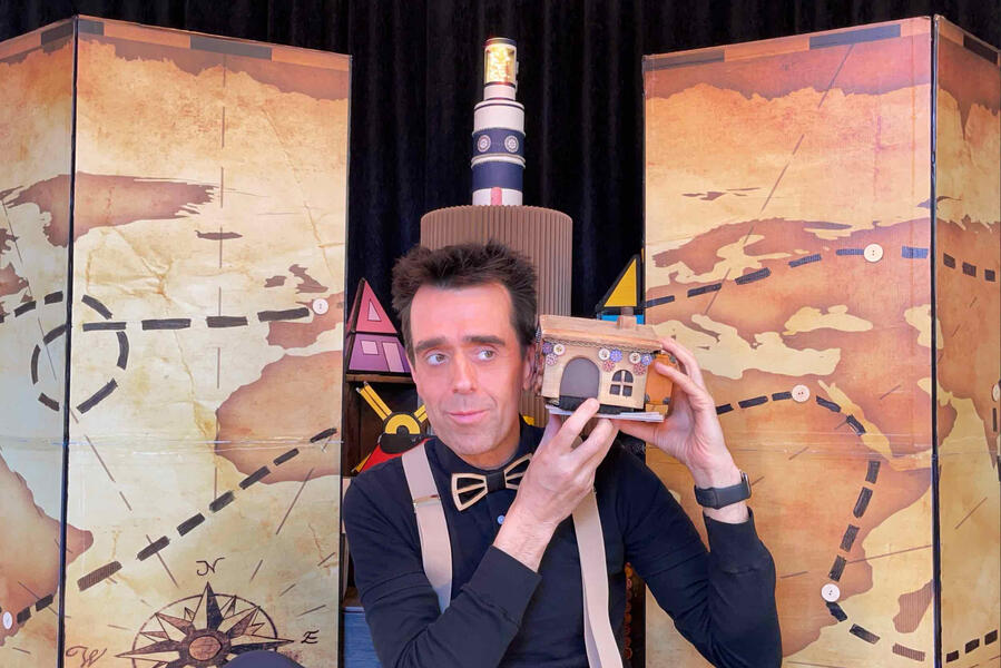 Le spectacle de Monsieur Fred en médiathèque dans l'Oise devant les adhérents ravi.